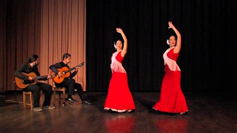  Entre Dos Aguas, Một bản Flamenco đầy cảm xúc của Niño de Elche